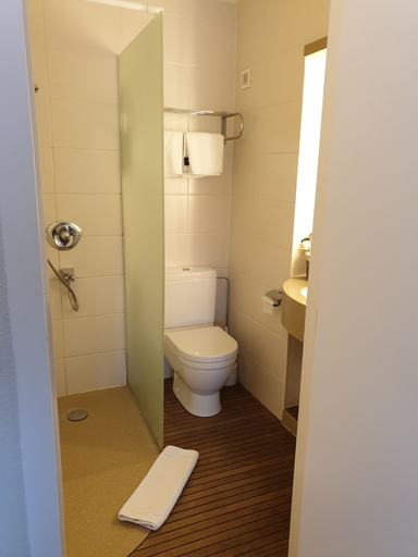 Bathroom 5, Hotel Gulden Vlies, West-Vlaanderen