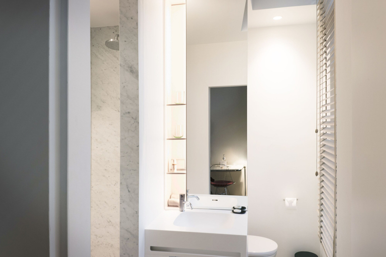 Bathroom 5, Hotel Julien, Antwerpen