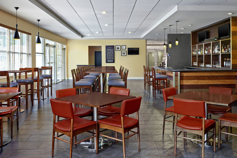 Food & Drinks 5, Four Points by Sheraton Surrey, Greater Vancouver