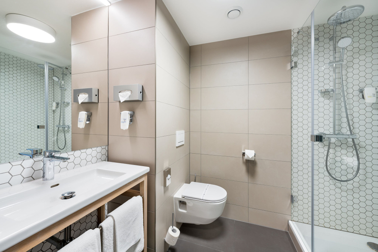 Bathroom 3, Holiday Inn PRAGUE AIRPORT by IHG, Praha 6