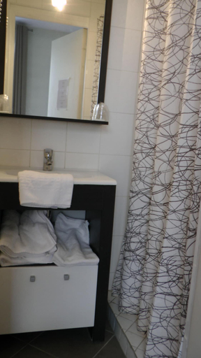 Bathroom 5, Hôtel de L'Univers, Calvados