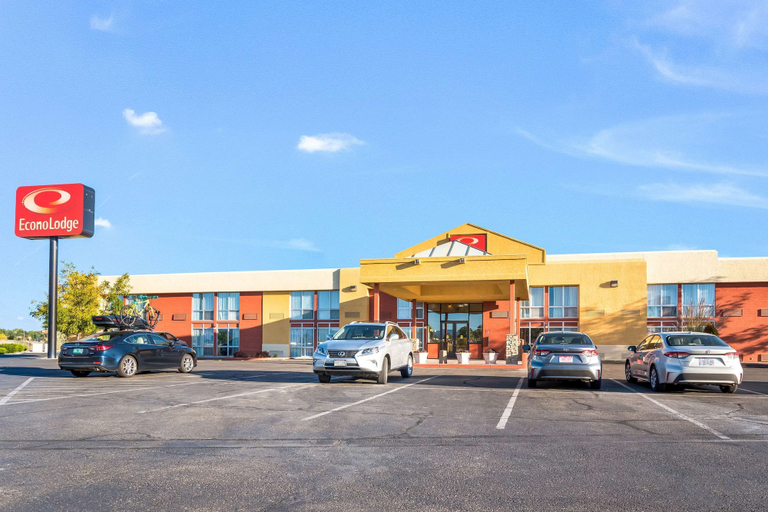 Exterior & Views 2, Econo Lodge Grand Junction North, Mesa