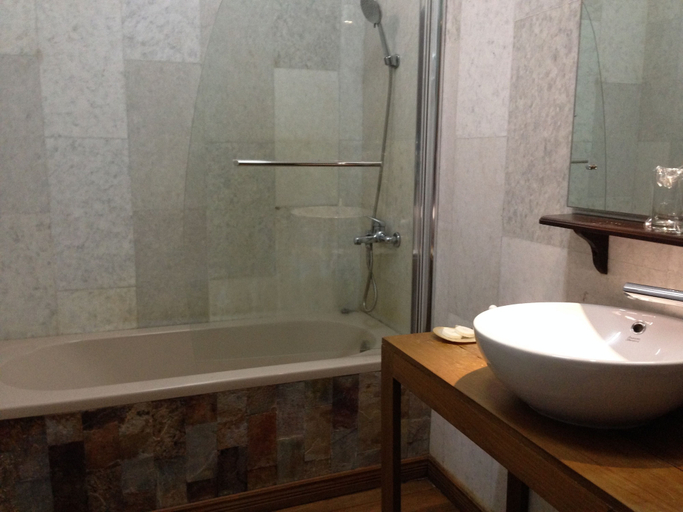 Bathroom 5, Classique Inn, Yangon