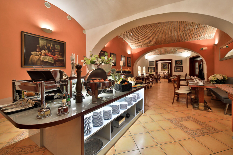 Food & Drinks 5, Hotel Carlton, Praha 3