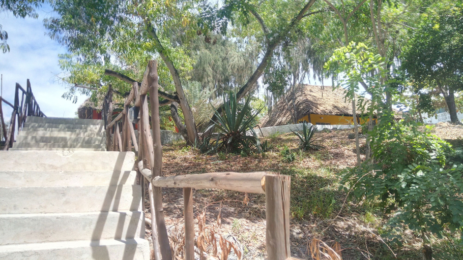 Others 5, Twisted Palms Lodge & Restaurant, Kusini