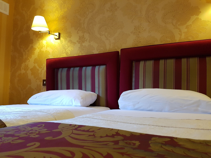Bedroom 4, Buckatree Hall Hotel, Telford and Wrekin
