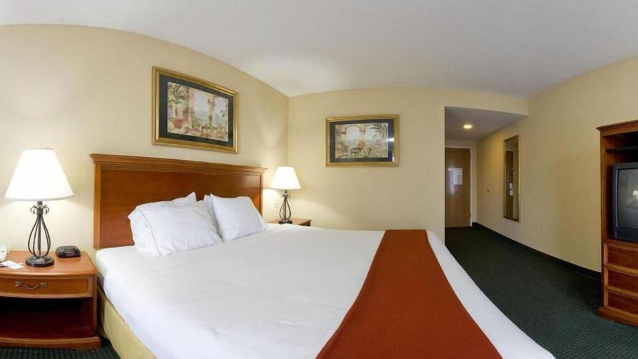 Bedroom 5, Holiday Inn Express & Suites BROOKSVILLE WEST by IHG, Hernando