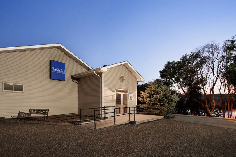 Exterior & Views 5, Travelodge by Wyndham Guernsey, Platte