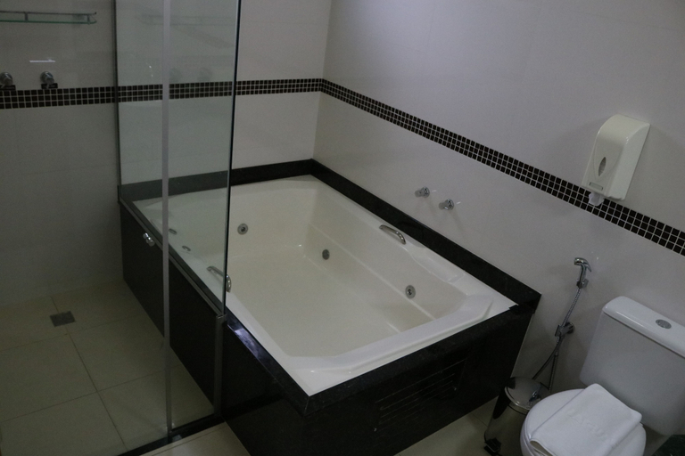 Bathroom 5, Jaguar Hotel, Uberaba