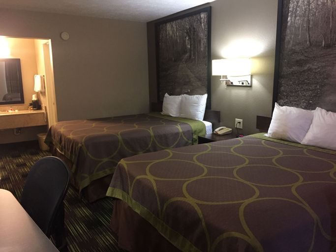 Bedroom 3, Super 8 By Wyndham Jackson, Madison