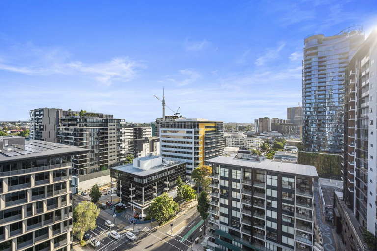 Others 5, Mel 1409, Brisbane