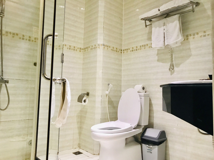 Bathroom 5, Viet Uc Hotel, Bến Tre