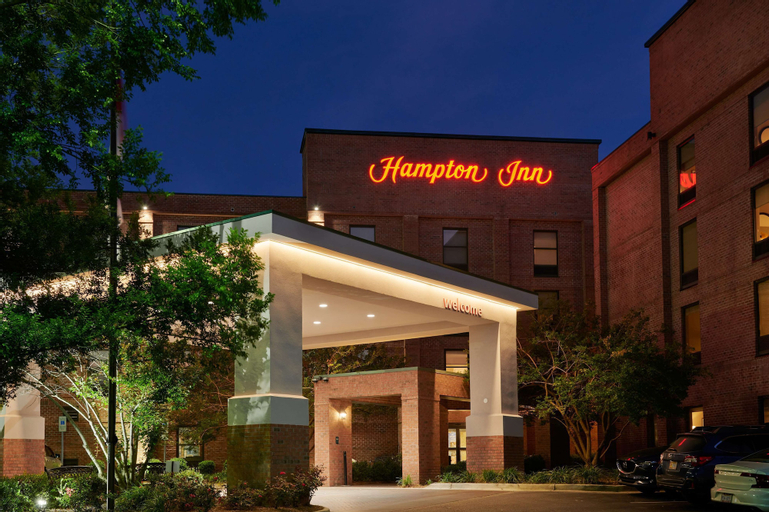 Exterior & Views 1, Hampton Inn Wilmington-Medical Park, New Hanover