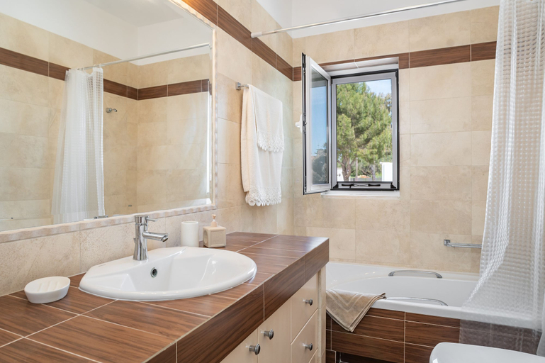 Bathroom 4, Casa De Miro, Ionian Islands