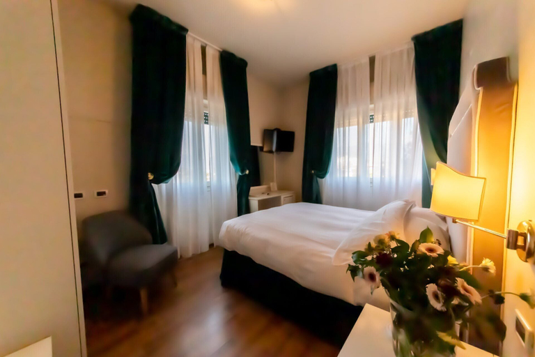 Bedroom 3, Hotel Viscardo, Lucca