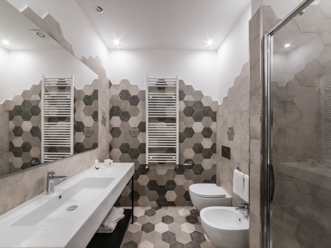 Bathroom, Panisperna Apartment 1, Rome