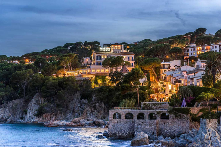 Exterior & Views 2, Hotel Sant Roc, Girona
