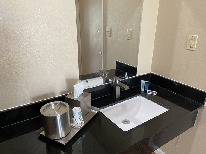 Bathroom 4, Cajun Country Inn, Ascension
