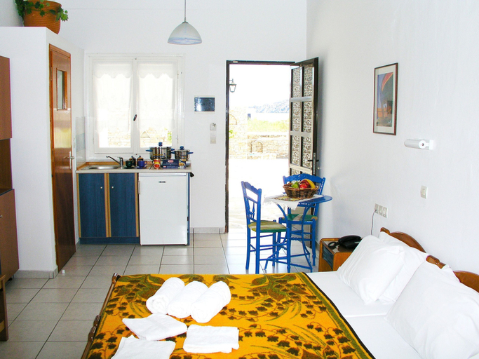 Bedroom 4, Helena, South Aegean