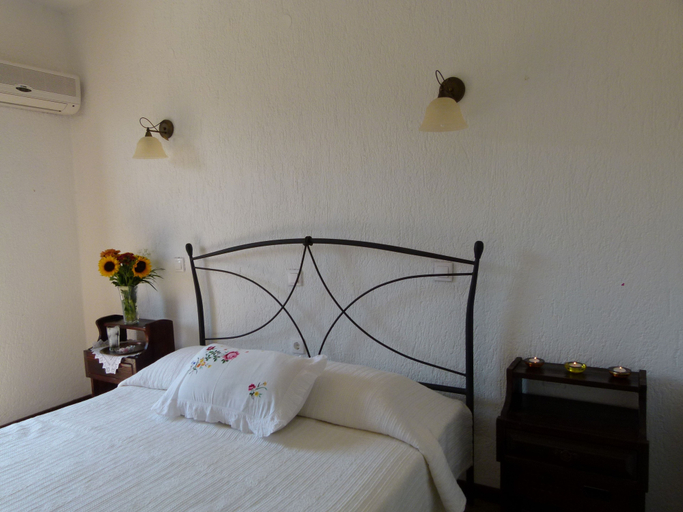 Bedroom 4, Hotel Amalia 2, Thessaly