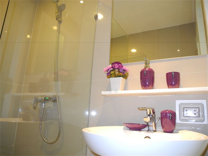 Bathroom 3, Kata Plaza 1 bedroom Centrical Apartment, Pulau Phuket