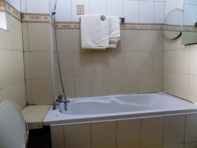 Bathroom 3, Kumi Hotel, Kumi