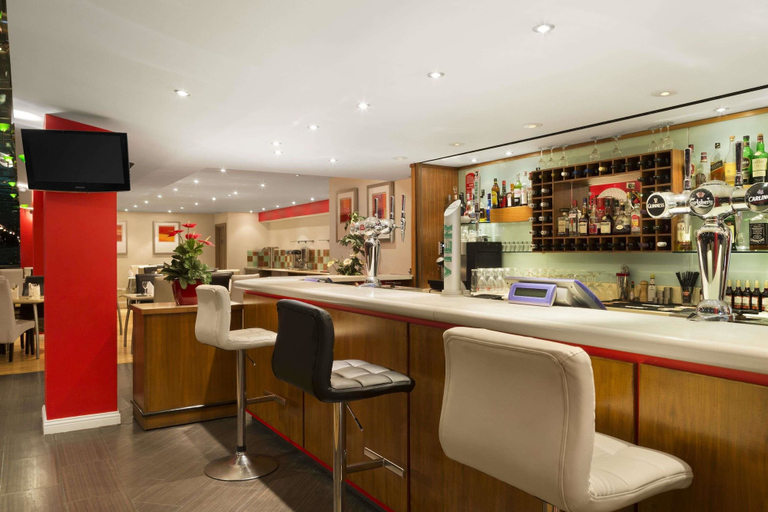 Food & Drinks 5, Ramada Hounslow - Heathrow East, London