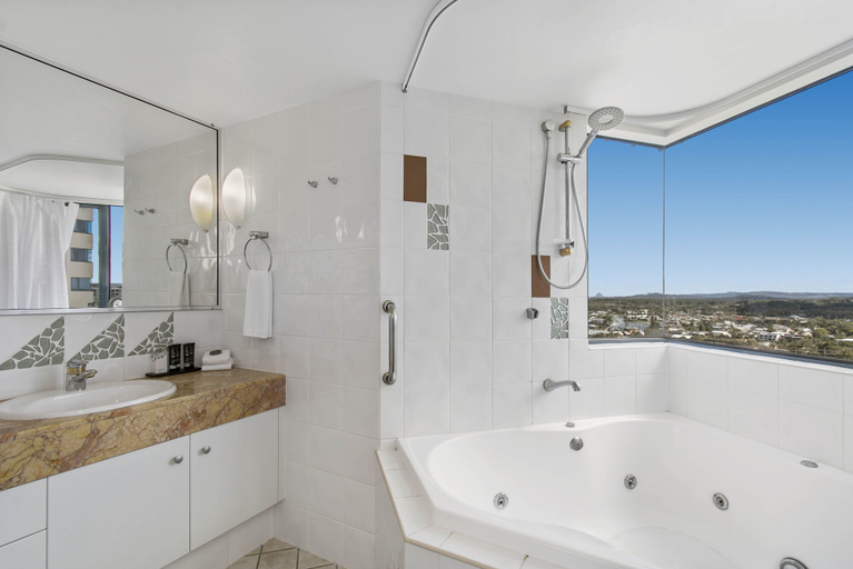 Bathroom 5, Mantra Mooloolaba Beach, Maroochy - Mooloolaba