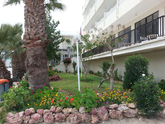 Exterior & Views 2, Marion