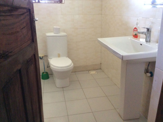 Bathroom 5, Kajibange bar and guesthouse, Kaskazini 'A'