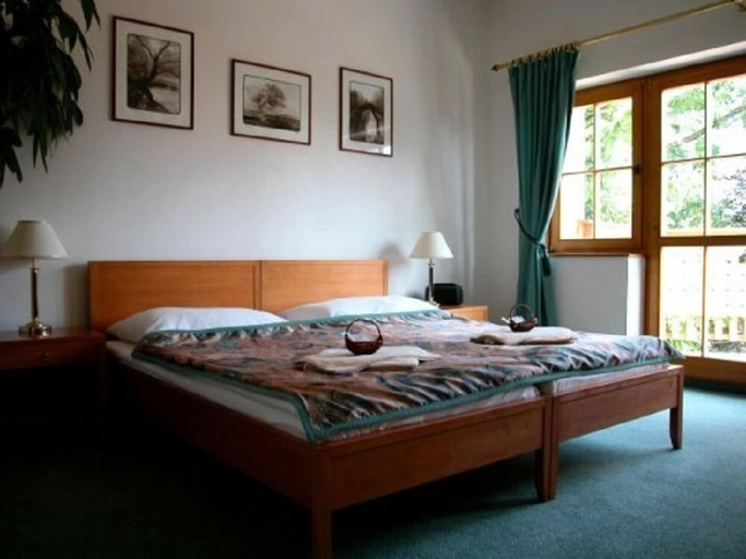 Bedroom 2, Hotel Smokovec, Poprad