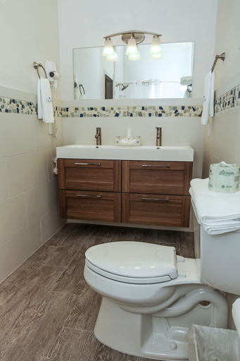 Bathroom 4, Dolphin Point Villas, Monroe
