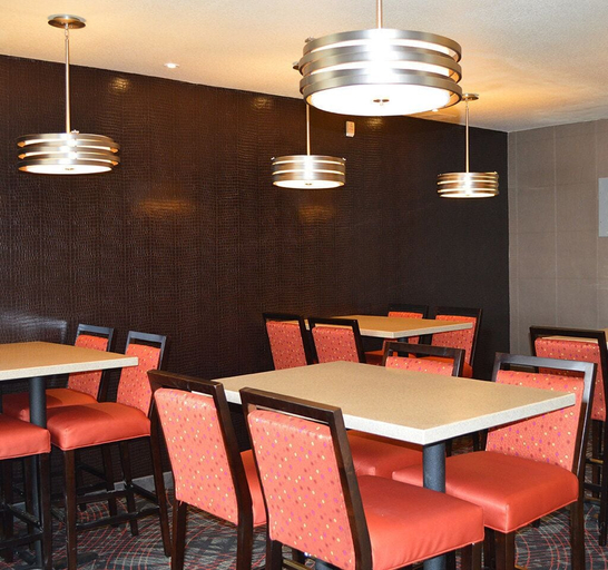 Food & Drinks 5, Black Gold Suites, Williams