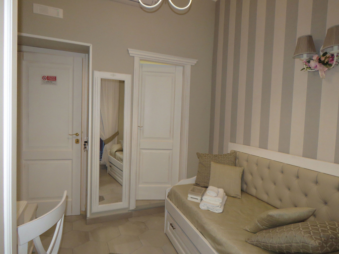 Bedroom 4, Le Ninfe Luxury Rooms, Napoli