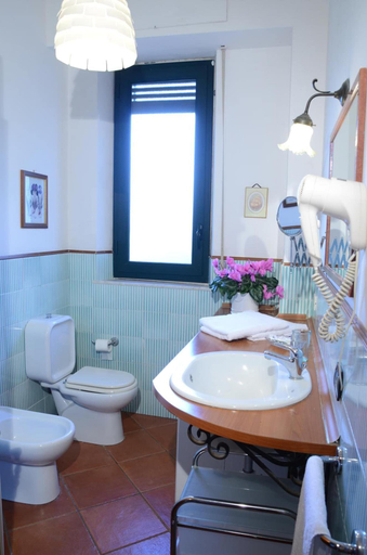 Bathroom 5, Villa delle Palme, Catania