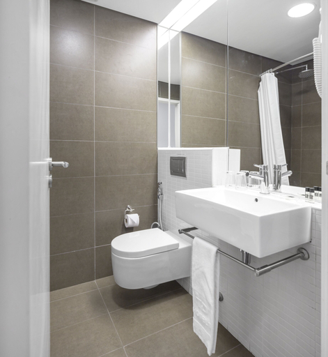 Bathroom 4, Hotel Tivoli Maputo, Maputo