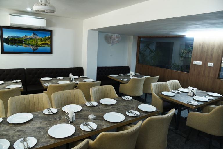 Food & Drinks, Pacific Inn Sec. 46, Gurgaon