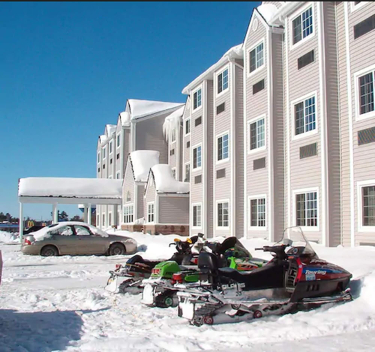Exterior & Views 2, Parry Sound Inn & Suites, Parry Sound