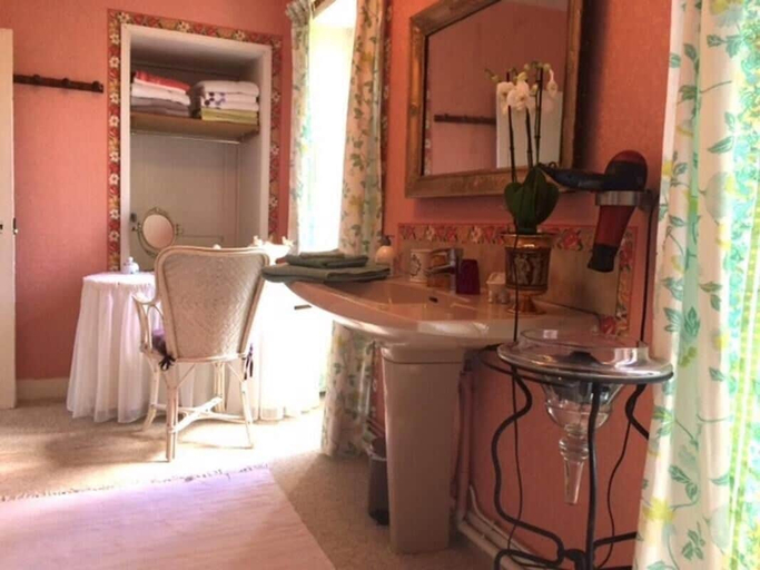 Bathroom 5, Manoir Saint Hubert, Calvados