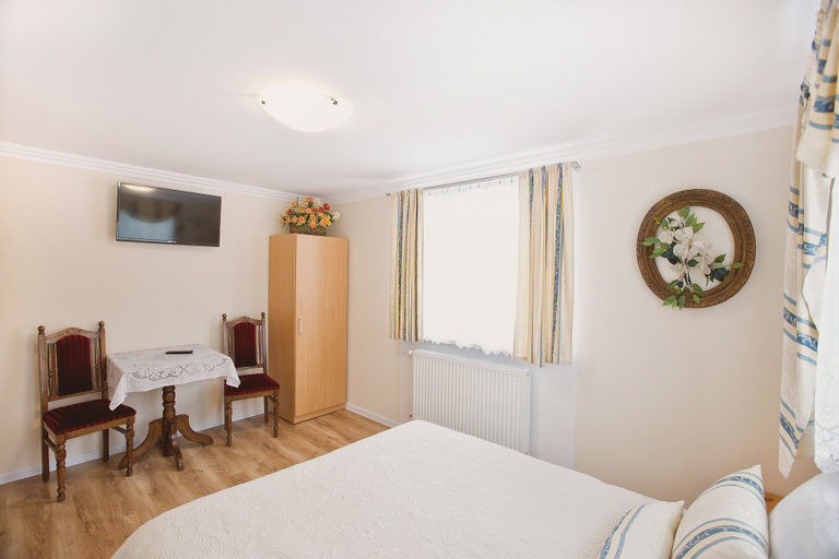Bedroom 2, Pokoje Gościnne Gazda, Kłodzko