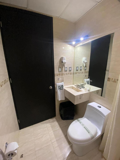 Bathroom 5, Hotel Real Rex, León