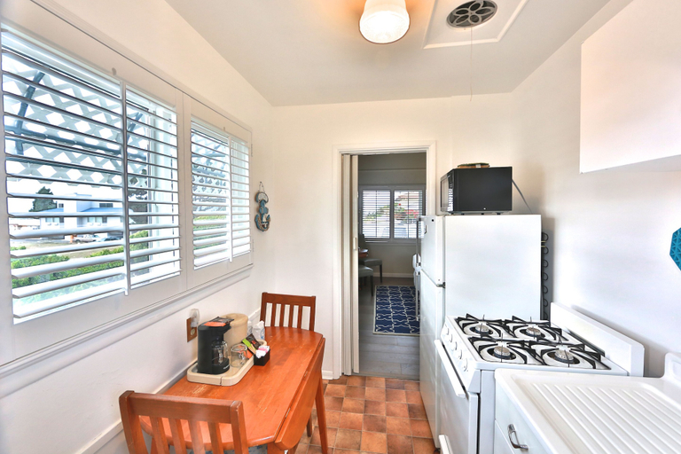 Others 5, Pleasant Inn, San Luis Obispo