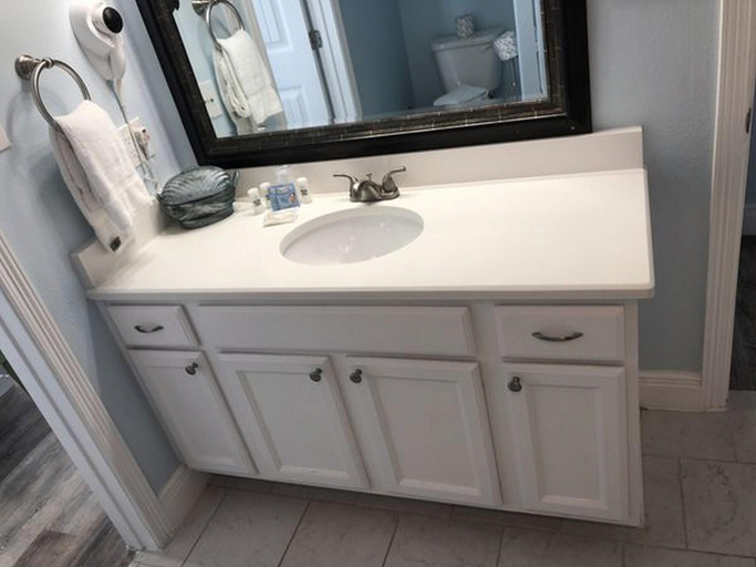 Bathroom 4, Beachgate CondoSuites and Oceanfront Resort, Nueces