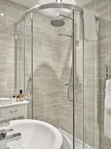 Bathroom 4, Tennant Arms Hotel, North Yorkshire
