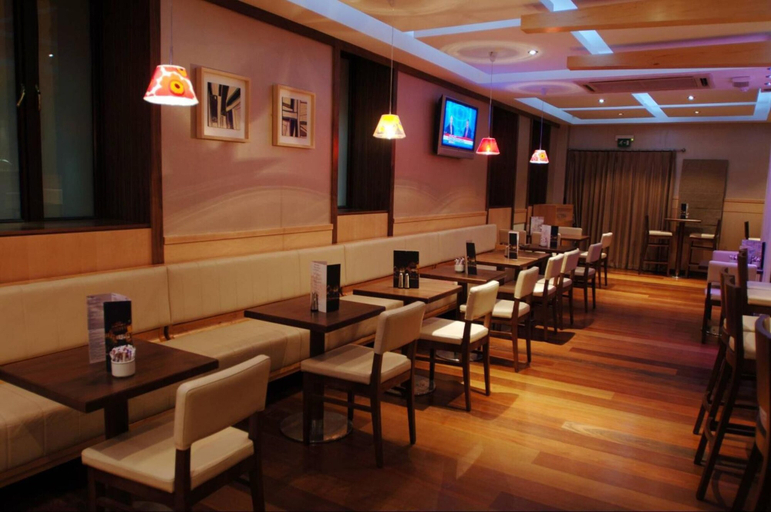 Food & Drinks 4, Hibernian Hotel & Leisure Centre