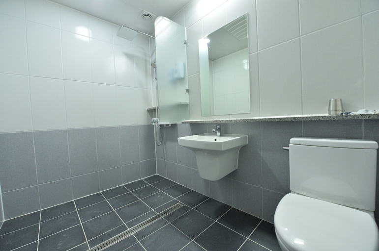 Bathroom 3, Gwangju Tourist Hotel, Buk
