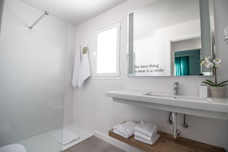 Bathroom 4, Guinate Club Apartamentos, Las Palmas