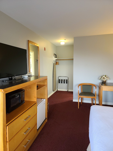 Bedroom 3, Tulip Inn, Skagit
