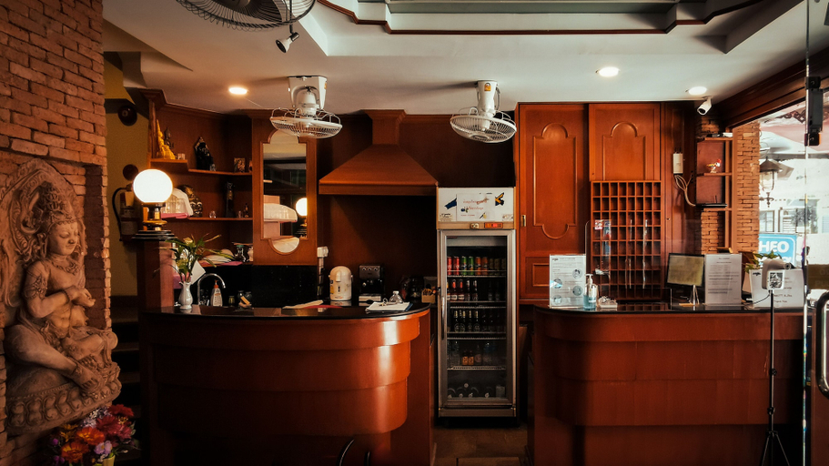 Food & Drinks 4, Max Residence, Pattaya
