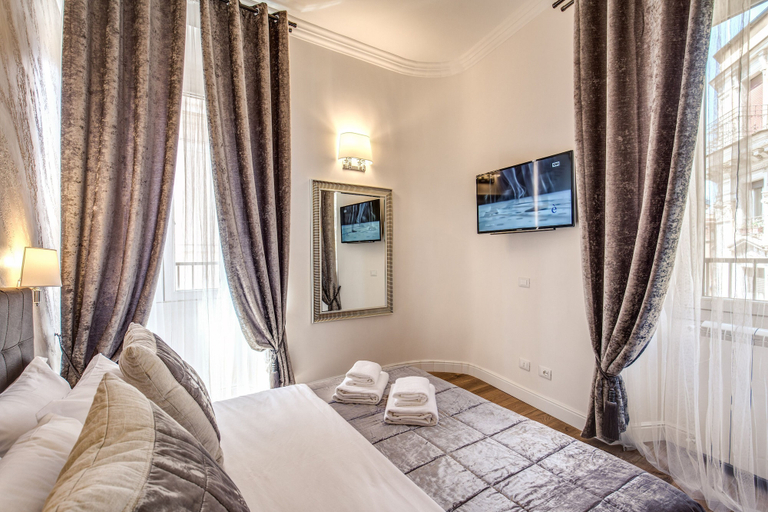 Bedroom 4, River Luxury Suites, Rome